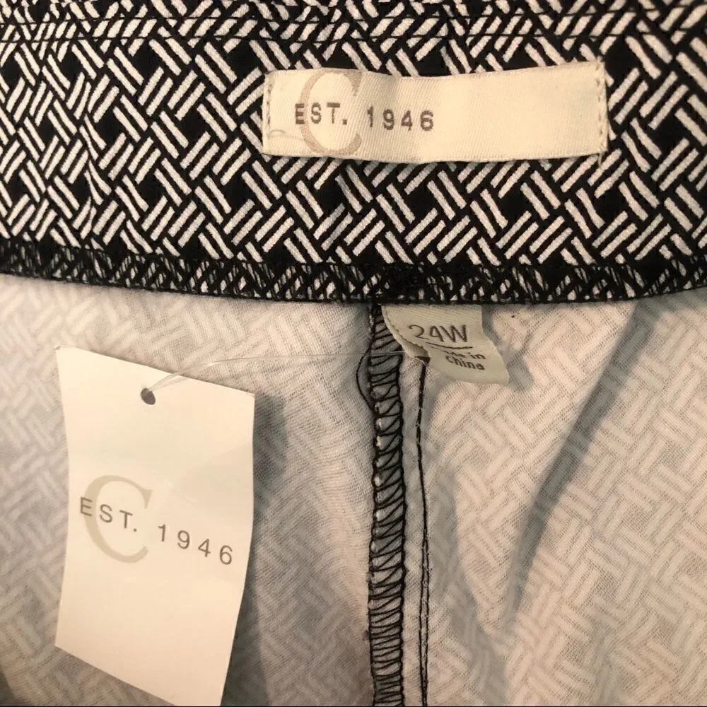 NWT Est 1946 24W Really Nice Black & White Skort!!